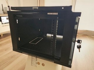 Rack 6U 19" - Puerta Cristal - Negro