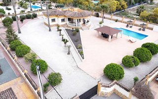 Chalet en venta en Catral