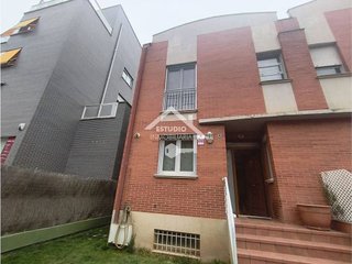 Casa adosada en venta en Portillejo - Valdegastea en Logroño
