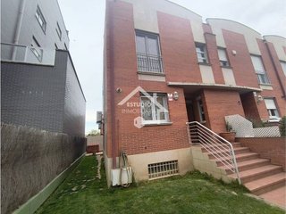 Casa adosada en venta en Portillejo - Valdegastea en Logroño
