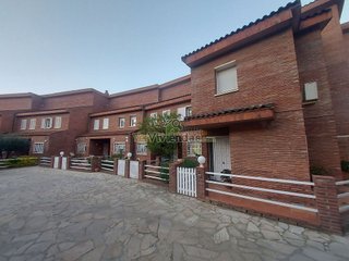 Casa adosada en venta en Vallirana