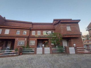 Casa adosada en venta en Vallirana
