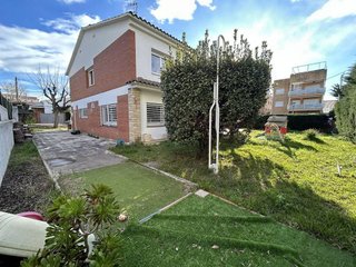 Casa en venta en Bardají-Molí de Baix en Cubelles
