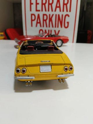 Ferrari 365 GTS 1/18