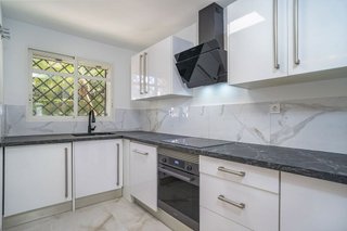Piso en venta en Los Naranjos - Las Brisas en Marbella