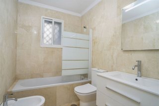 Piso en venta en Los Naranjos - Las Brisas en Marbella