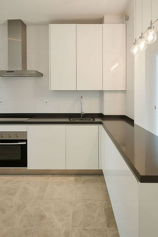 Piso en venta en Los Naranjos - Las Brisas en Marbella