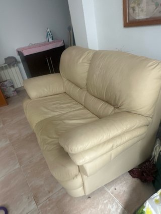 Sofá de piel beige 2 plazas