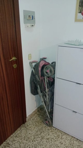Silla de paseo Lionelo niña gris y rosa