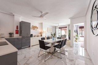 Piso en venta en Nueva Andalucía centro en Marbella