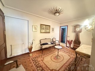 Piso en venta en Plaza España - Villa Pilar - Reyes Católicos - Vadillos en Burgos