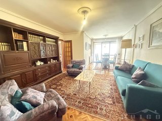 Piso en venta en Plaza España - Villa Pilar - Reyes Católicos - Vadillos en Burgos