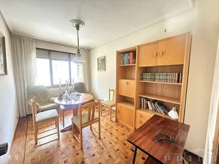 Piso en venta en Plaza España - Villa Pilar - Reyes Católicos - Vadillos en Burgos