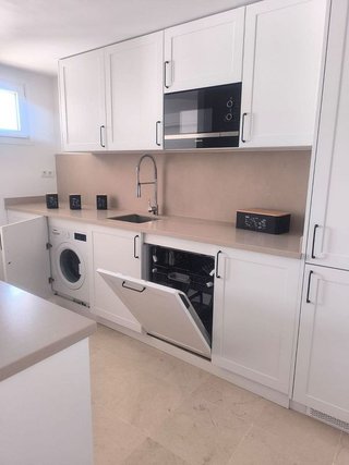 Piso en venta en Los Naranjos - Las Brisas en Marbella