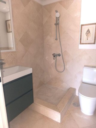 Piso en venta en Los Naranjos - Las Brisas en Marbella