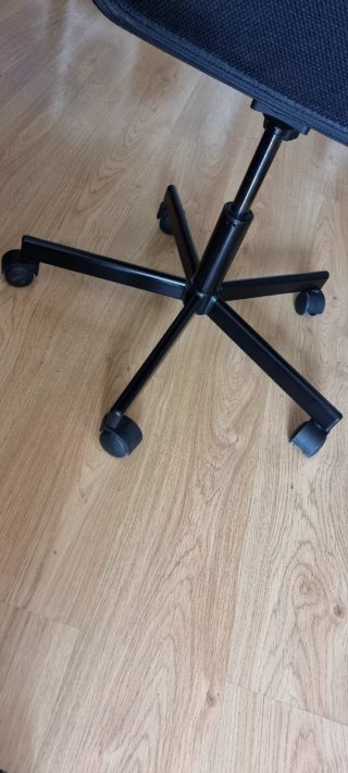 Silla de escritorio RENBERGET negra