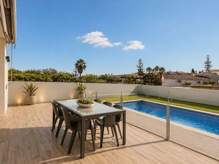 Chalet en venta en Calaburra - Chaparral en Mijas