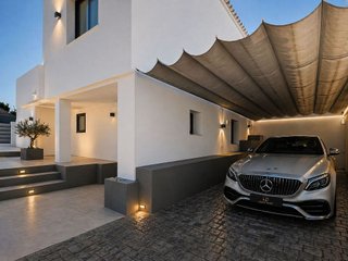 Chalet en venta en Calaburra - Chaparral en Mijas
