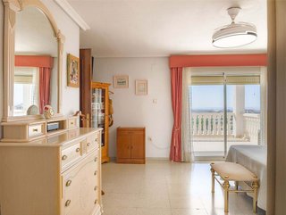 Chalet en venta en Peña de las Águilas en Elche