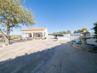 Chalet en venta en Peña de las Águilas en Elche