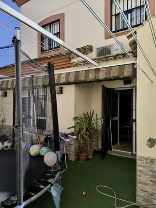 Casa adosada en venta en Benacazón