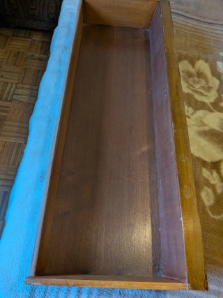 Cómoda de madera marrón