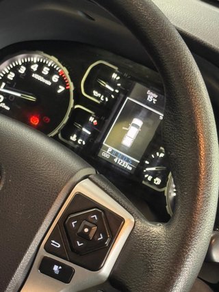 Toyota TUNDRA SR5 5.7L LIMITED 4X4
