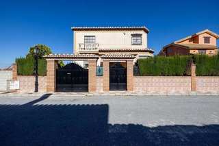 Chalet en venta en Cúllar Vega