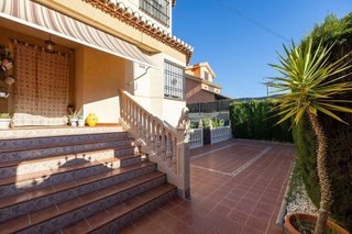 Chalet en venta en Cúllar Vega