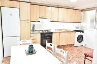 Piso en venta en Avda. de Abril. - 9 de octubre en Sagunto