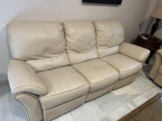 Sofás de piel beige