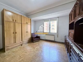 Piso en venta en Universidad - Los Lirios en Logroño