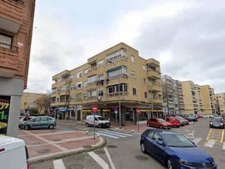 Local comercial en venta en Villayuventus-Renfe en Parla