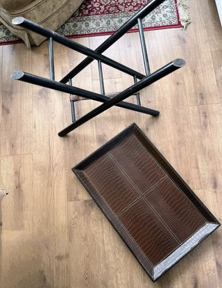 Mesa auxiliar plegable piel y madera