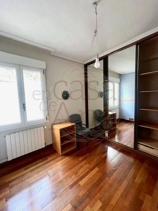 Piso en venta en San Pedro de Deusto-La Ribera en Bilbao