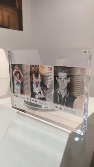 Cromos Upper Deck USA: Jordan, Bird, West