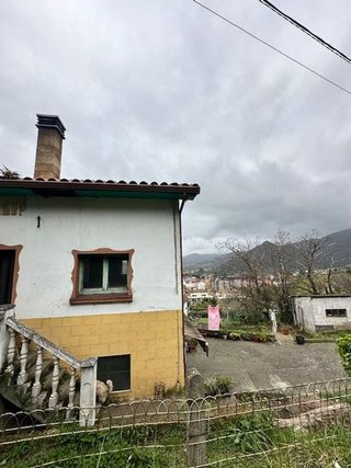 Chalet en venta en Pravia
