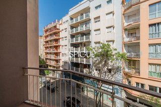 Piso en venta en Eixample Nord – La Devesa en Girona
