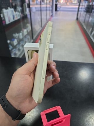 iPhone 15 Plus 128GB Amarillo