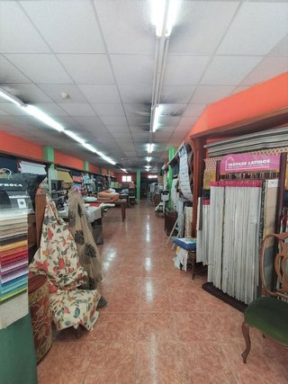 Local comercial en alquiler en Parque del Oeste - Olivares en Oviedo