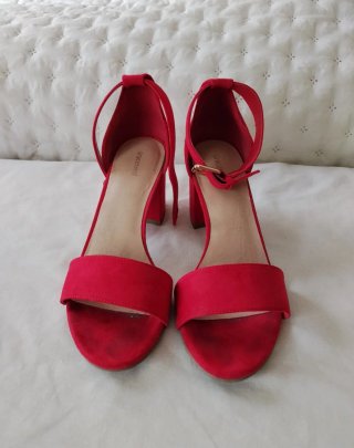 Sandalias de tacón rojas
