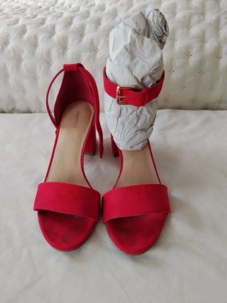 Sandalias de tacón rojas