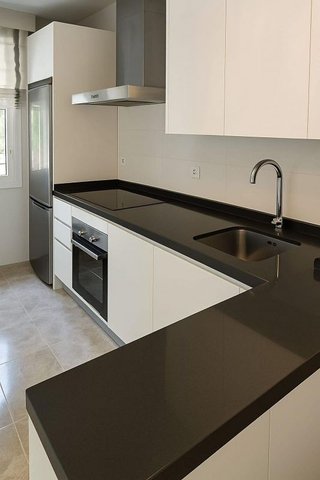 Piso en venta en Los Naranjos - Las Brisas en Marbella