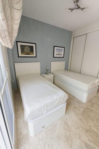 Piso en venta en Los Naranjos - Las Brisas en Marbella