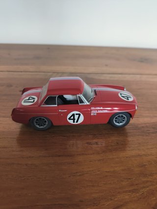Slot scalextric 1/32 MGB 1964 Sebring número 47
