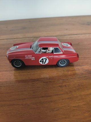 Slot scalextric 1/32 MGB 1964 Sebring número 47