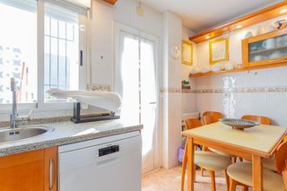 Casa adosada en venta en Cúllar Vega