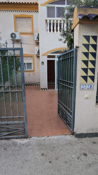 Casa adosada en venta en Urbanizaciones en Guardamar del Segura