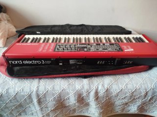Nord Electro 3 HP 73 Teclado Portátil