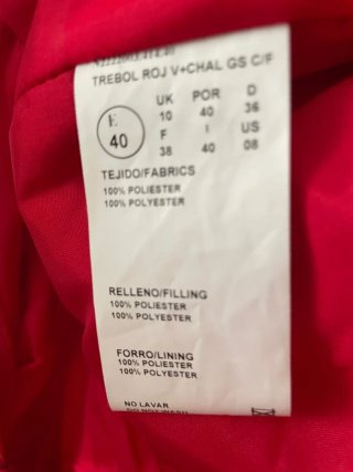 Vestido de fiesta rojo con pedrería